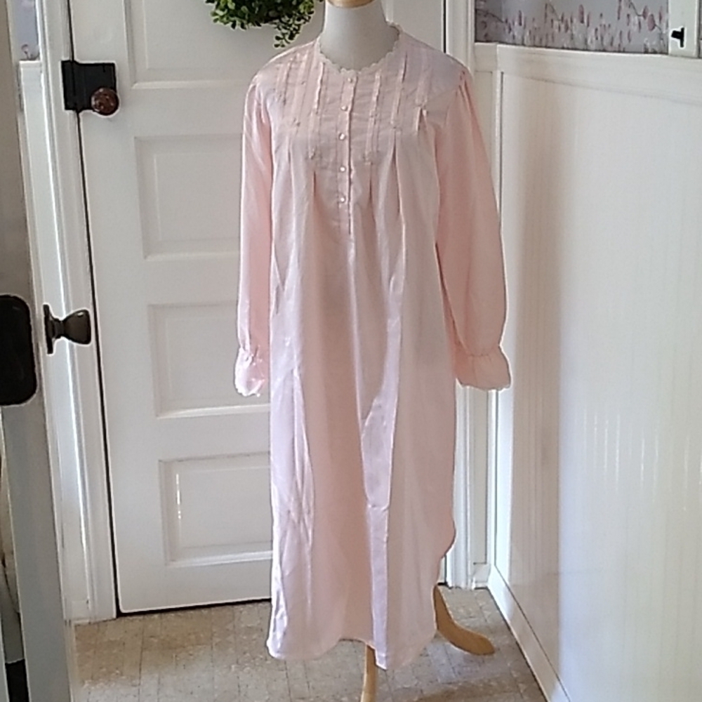 Nicole medium pink grandma 👵 granny chic nightgown